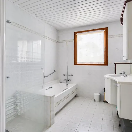 Holiday home Maison Pour 8 Avec Jardin Avec Vue Sur Le Port Pleneuf-Val-Andre