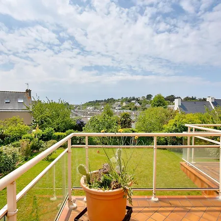 Holiday home Maison Pour 8 Avec Jardin Avec Vue Sur Le Port Pleneuf-Val-Andre